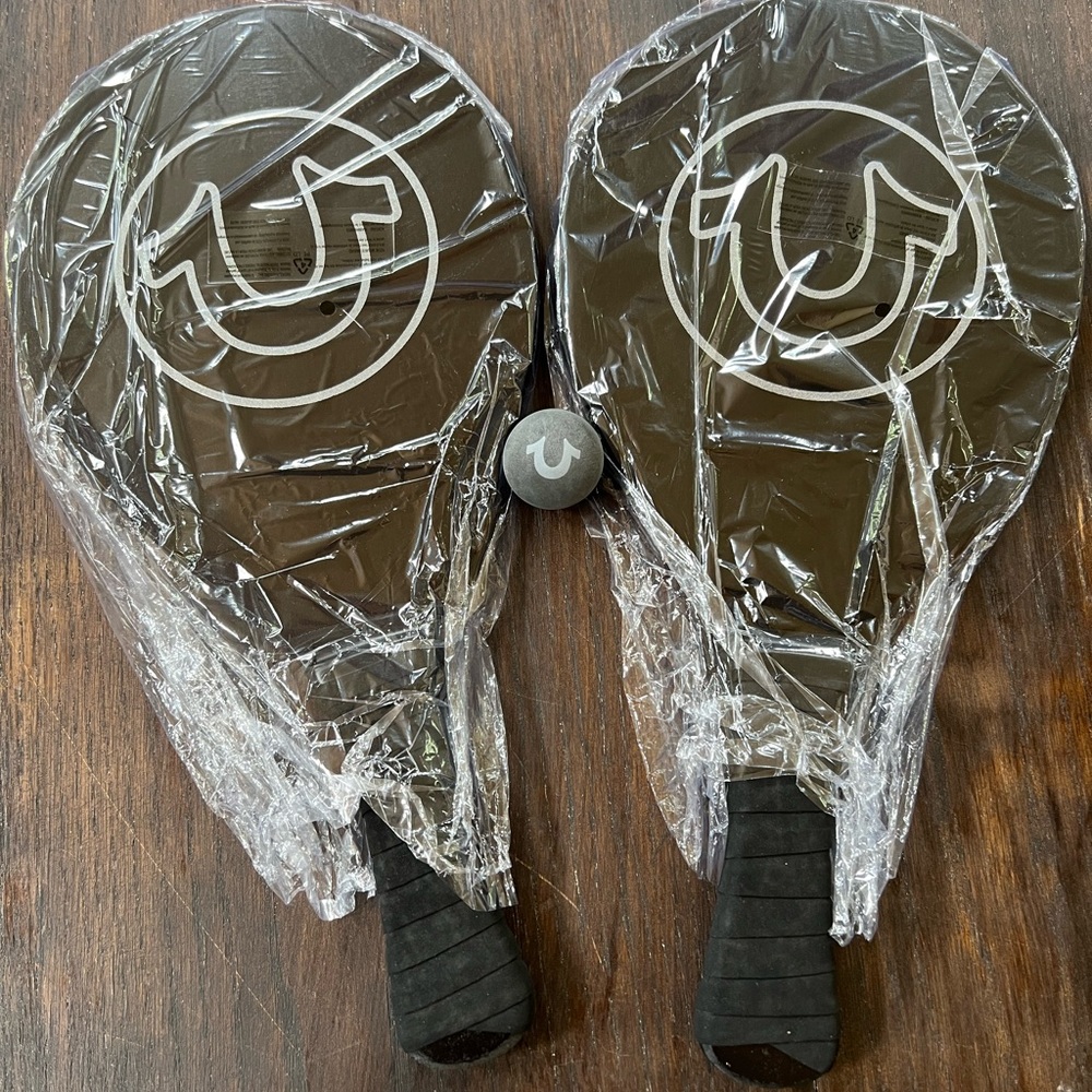 True religion beach paddle set